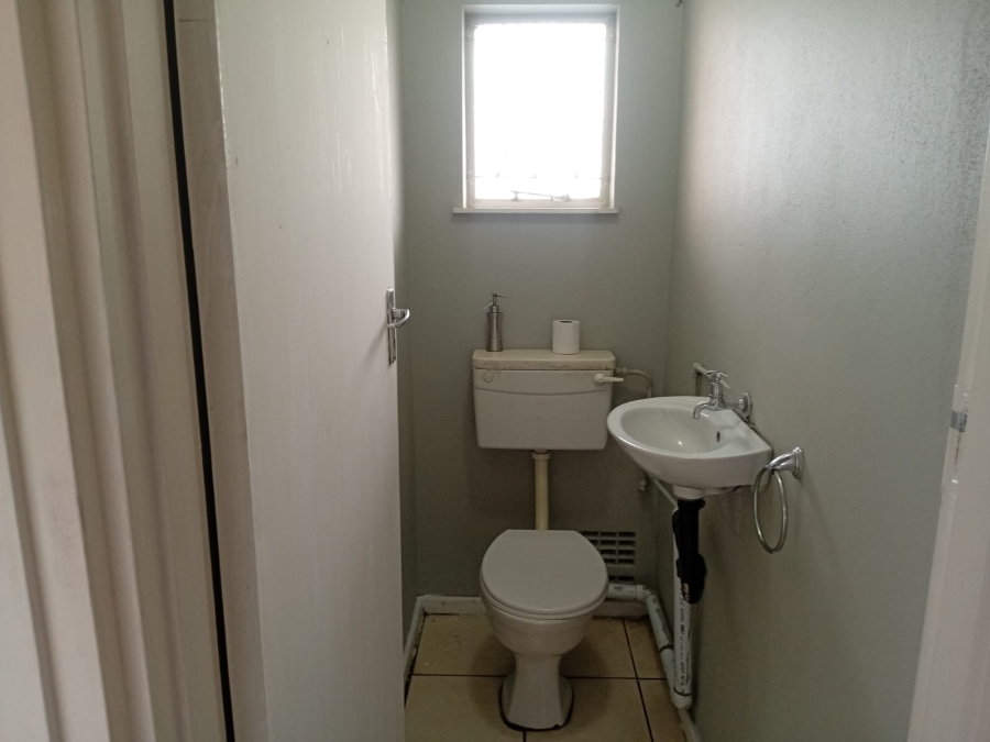 To Let 2 Bedroom Property for Rent in Southernwood Eastern Cape